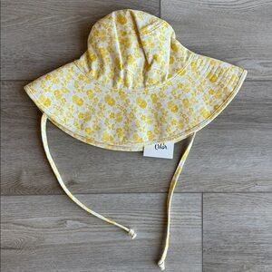 ‘Holiday Bucket Hat’